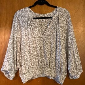 Gentle Fawn print blouse. Size Large